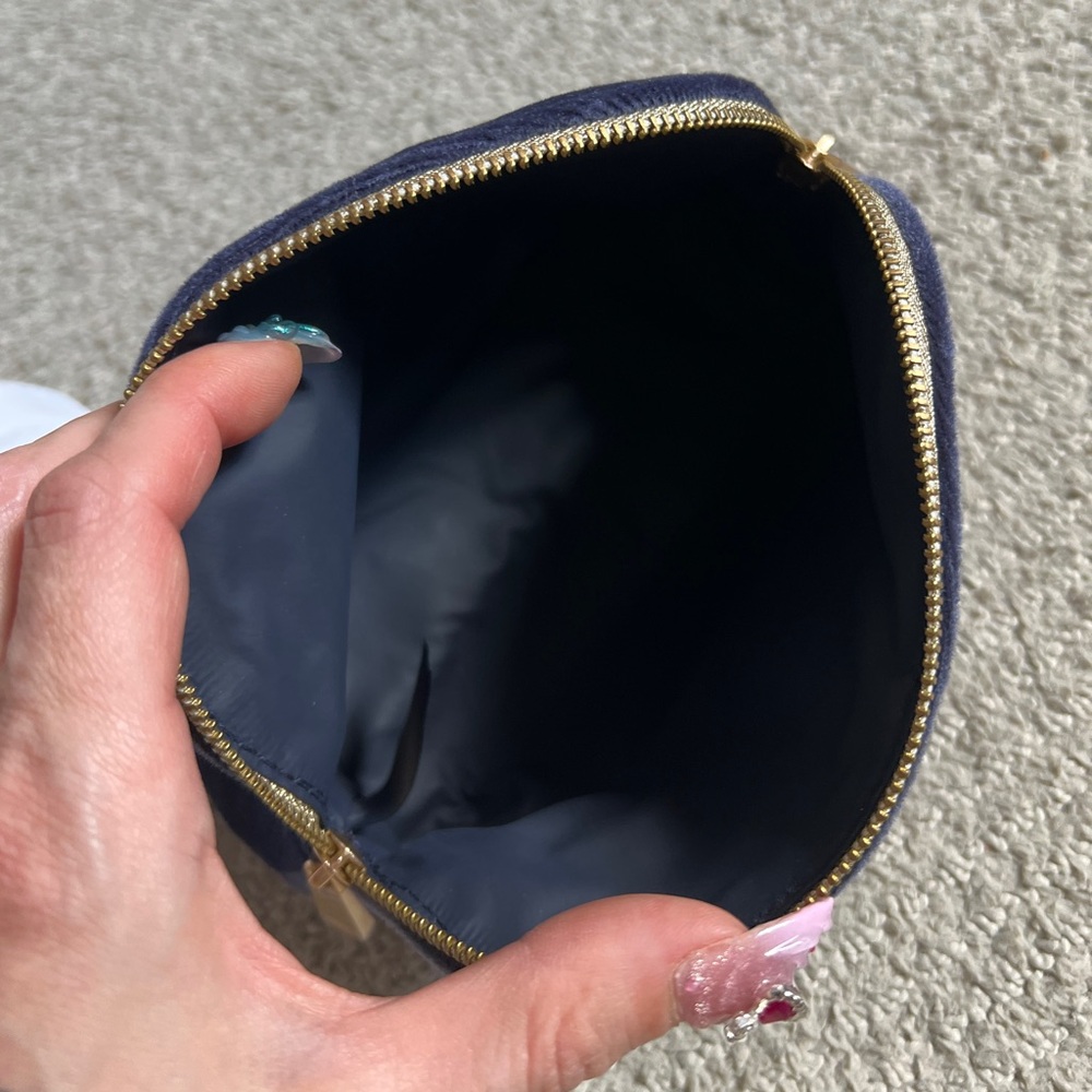 Christian Dior Navy Blue Velvet Cosmetic Pouch - Picture 5 of 6